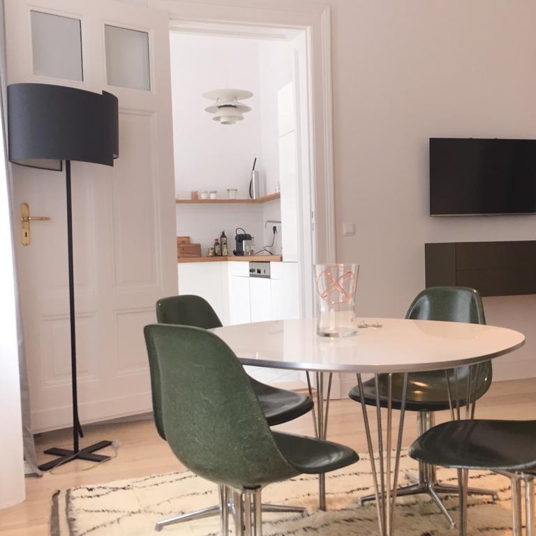 Luxury 2 Bedroom Apartment In The Heart Of Mitte, Berlin Værelse billede